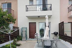 Beautiful 2-bed House in Mandria, Paphos