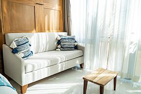 Flamboyan Hotel & Residences