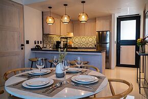 Flamboyan Hotel & Residences