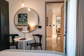 Flamboyan Hotel & Residences