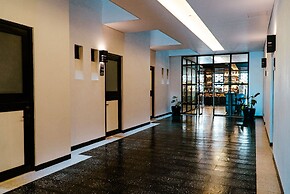 Flamboyan Hotel & Residences
