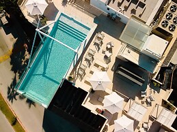 Flamboyan Hotel & Residences