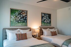 Flamboyan Hotel & Residences