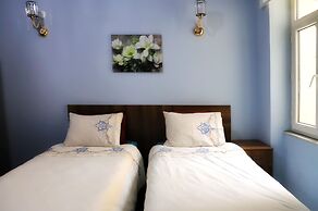 By Boss Hotel