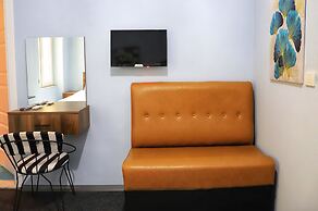 By Boss Hotel