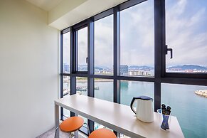 Shift Door Residence Hari