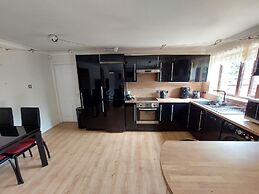 Beautiful 1bed Apartment With a Back Garden