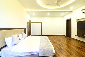 Hotel Taj Venture By Park Tree