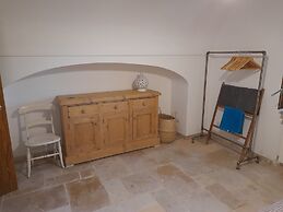 Trullo Home Sleeps 4 With Pool