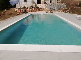 Trullo Home Sleeps 4 With Pool
