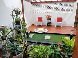 EXPRESS O 91277 Atiq Homestay Syariah