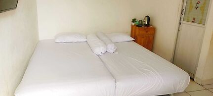 EXPRESS O 91277 Atiq Homestay Syariah