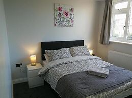 Bluewater House - Immaculate 4-bed in Greenhithe