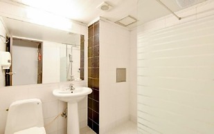 Orange Hotel