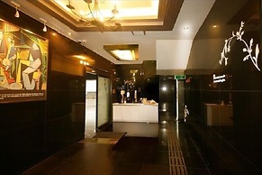Orange Hotel