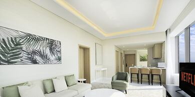 LUX Iconic Views at The Palm Tower 5