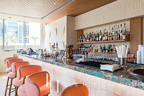LUX Iconic Views at The Palm Tower 5