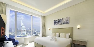 LUX Iconic Views at The Palm Tower 5