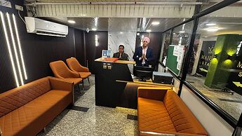Hotel Leo Saffron