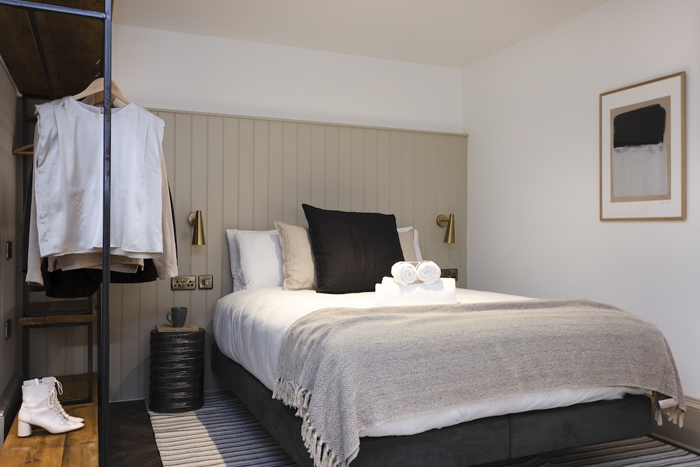 29 Queen Street Aparthotel