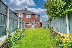 Modern 3 Bedroom 2 Bath Hse with Parking