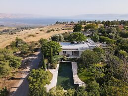Almagor House