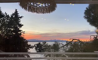 Yaso's By The Sea