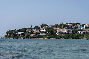 Yaso's By The Sea