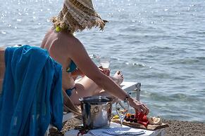 Yaso's By The Sea