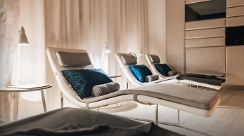 Paramount Towers 2BR Luxurious Apartment - 360 vacation