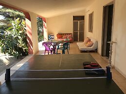 House - Sleeps 5 - Pets Ok - Parking