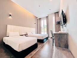 KARANG TIMUR MOTEL
