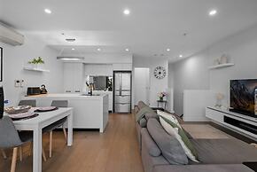 StayCentral Northcote Townhouse With Study