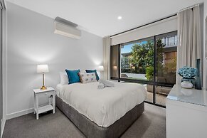 StayCentral Northcote Townhouse With Study