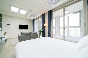 Urbanstay Songdo Moonlight Park