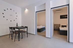 Double L House