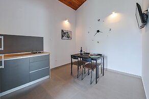 Double L House