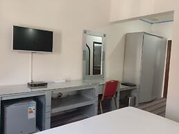 Al Commodore Hotel