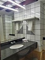 Al Commodore Hotel