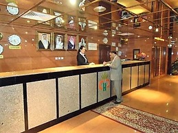 Al Commodore Hotel