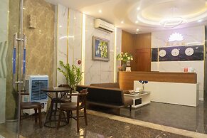 Sen Hotel My Dinh Song Da