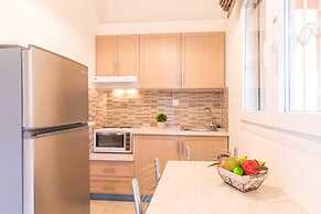 BELLA DE LUX  APTS