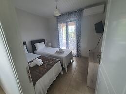 BELLA DE LUX  APTS