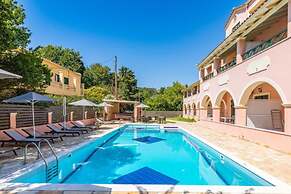 BELLA DE LUX  APTS