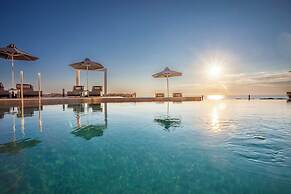 Akrotiri Olympus Luxury Suites