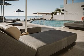Akrotiri Olympus Luxury Suites