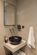 Akrotiri Olympus Luxury Suites