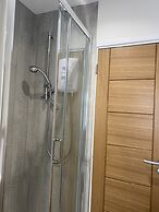Worthing Beach 180 - 2 bed Seafront With Parking