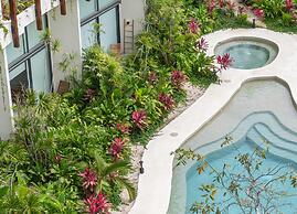 Mistiq Gardens