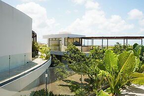 Mistiq Gardens